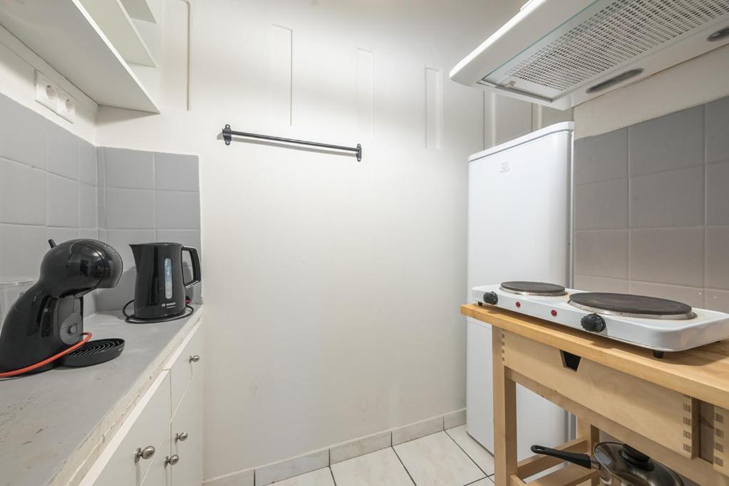 Pame Rentals - 2Bd Home, 4 Min To Acropolis Aten Exteriör bild