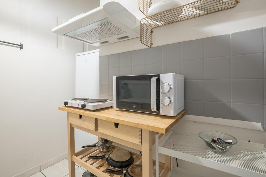Pame Rentals - 2Bd Home, 4 Min To Acropolis Aten Exteriör bild